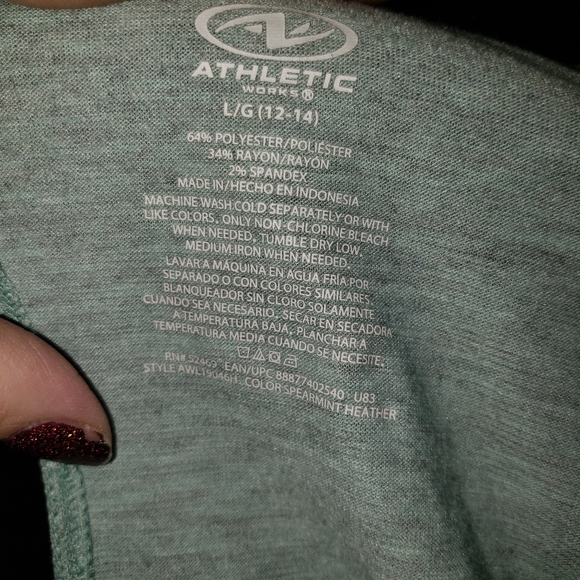 Long sleeve, green keyhole back Top Size Large, ruched sides Athletic Works. - Picture 5 of 5